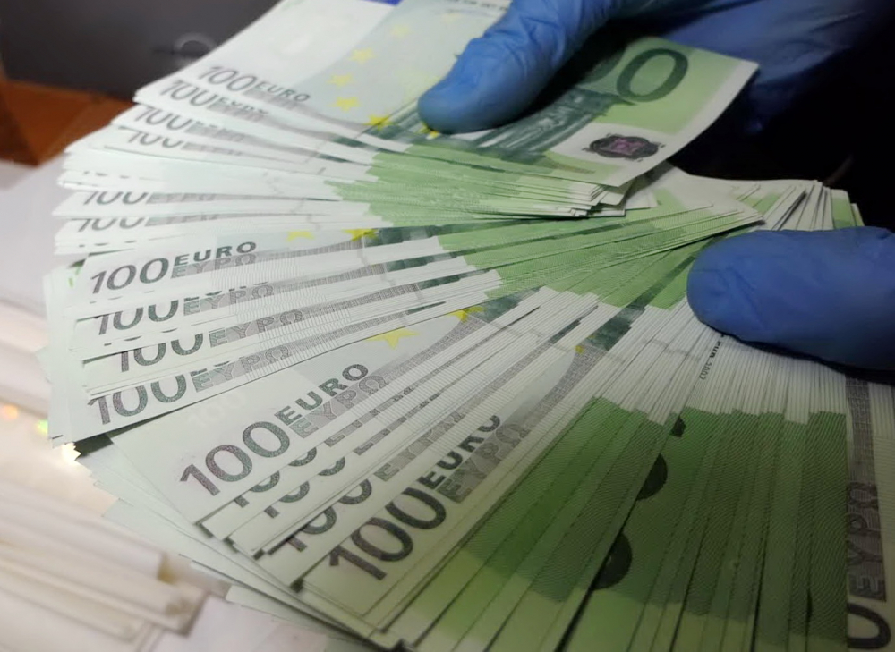 МВР показа ексклузивни КАДРИ от спецакцията срещу фалшификаторите 