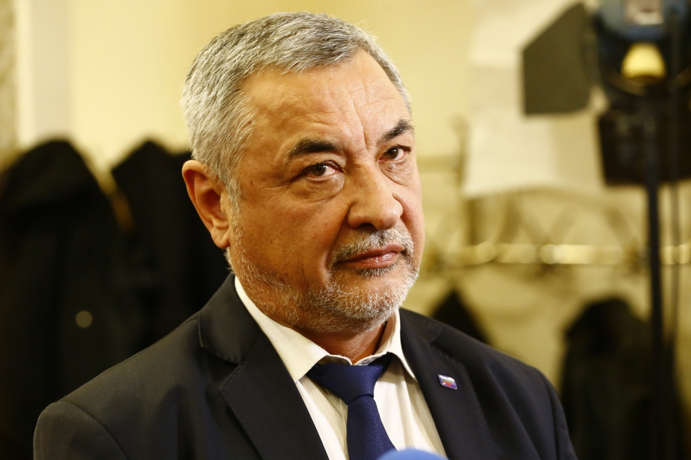 Официално: И Валери Симеонов влиза в битката за президент