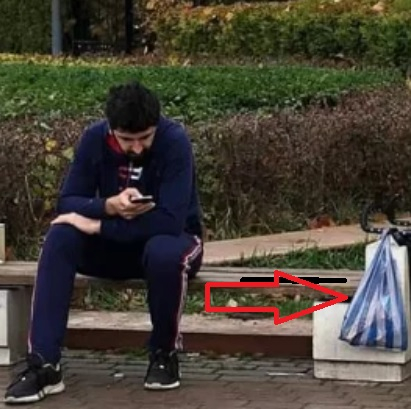 СНИМКА какви ги върши млад баща с бебе в количка вбеси майките в София