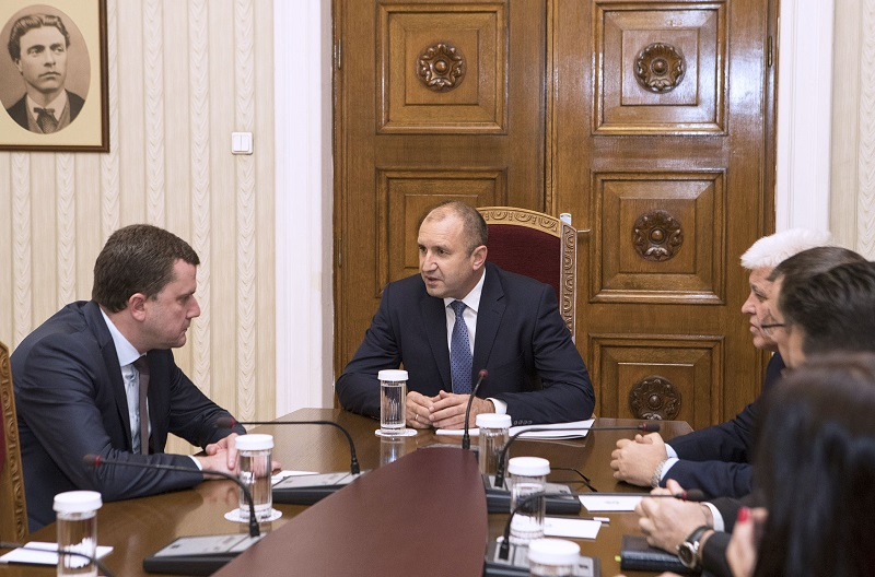 Румен Радев с горещ коментар за водната криза в Перник 