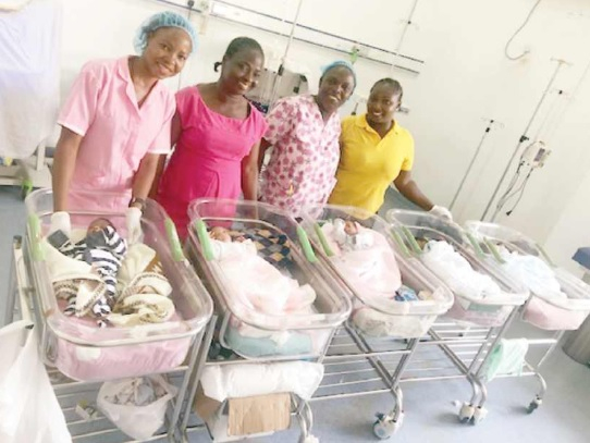 Лекарите са в шок от чудото с майка на петзнаци СНИМКИ