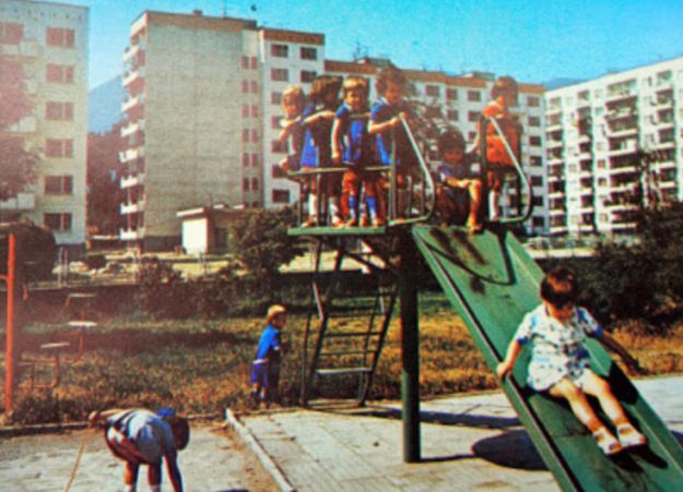 Спомени от соца за щастливото детство пред блока, в махалата или на село