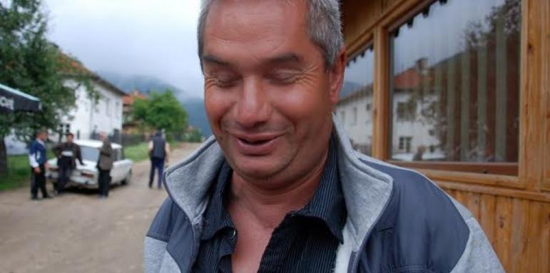 Болни хора от цял свят идват в Черна Места при слепия лечител Алиш и вълшебните му ръце