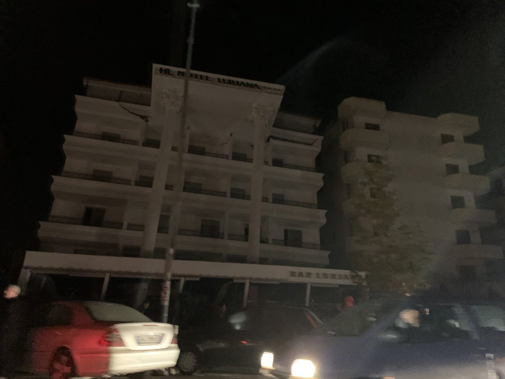 Хора агонизират под руините след труса в Албания, молят за помощ ВИДЕО