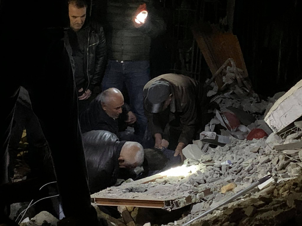 Вече броят труповете в Албания след убийствения трус, гледката е зловеща СНИМКИ/ВИДЕО