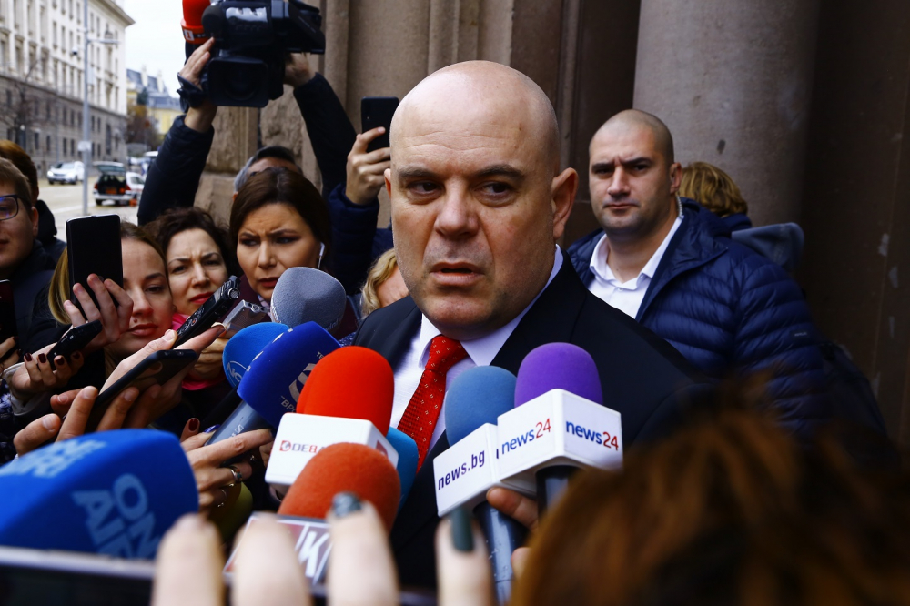 Циганската банда "Седмаците" опустошава врачанско село, жителите му търсят помощ от Гешев