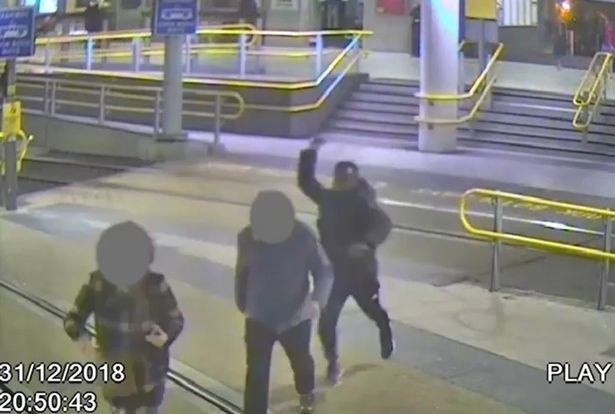 Шок: Терорист с вик "Алах е Велик" коли двойка в Манчестър ВИДЕО