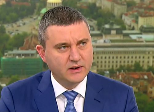 Горанов обясни защо Каракачанов си е носил сам куфара на слизане от самолета в САЩ 