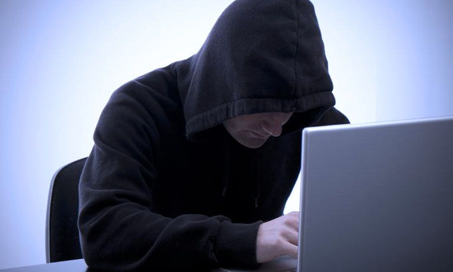 Шокиращи разкрития за младата банкерка и любовника ѝ, заради когото отмъкнала 1 милион лева от вложители във Варна