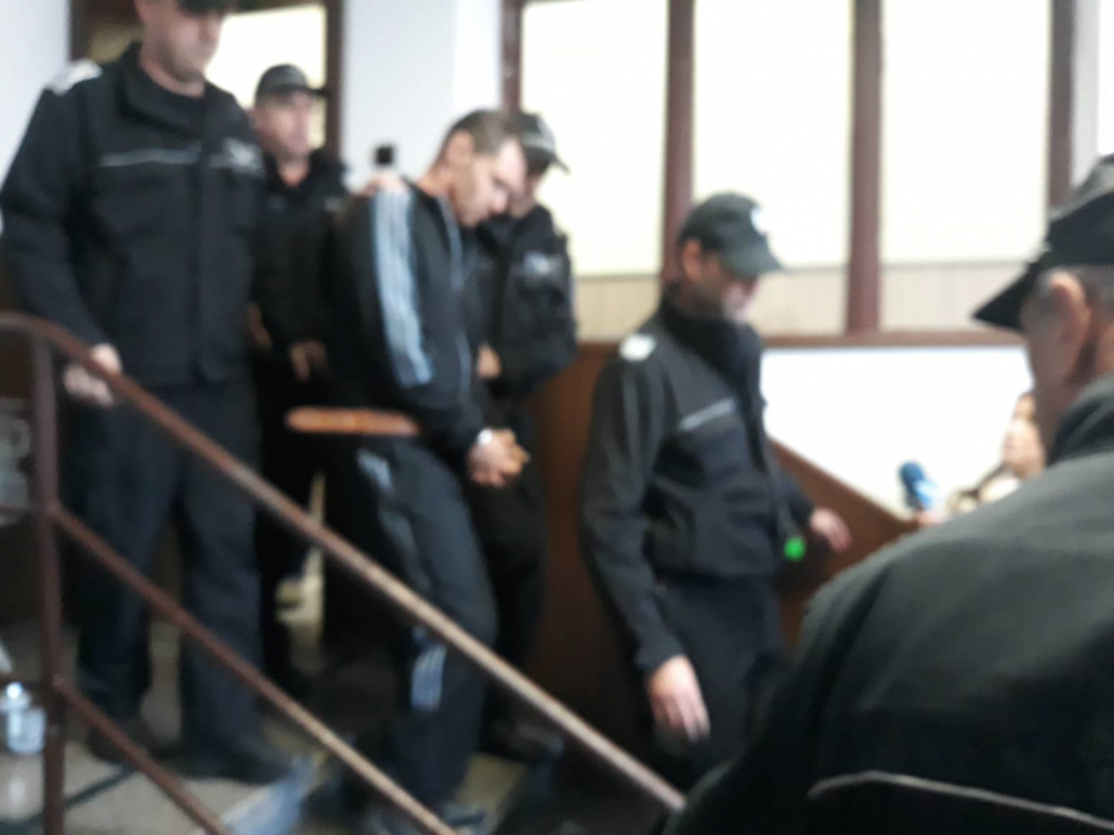 Първи СНИМКИ на убиеца на баща и син от Пловдив