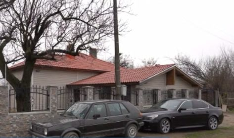 Ето го дома на виртуалния любовник, завъртял главата на банкерката Невена ВИДЕО