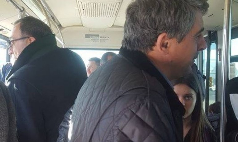 СНИМКА на прехода: Президентите Плевнелиев и Стоянов се правят, че не се познават