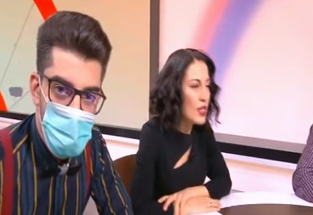 Сашо Кадиев сериозно притесни екранната си партньорка Деси СНИМКИ
