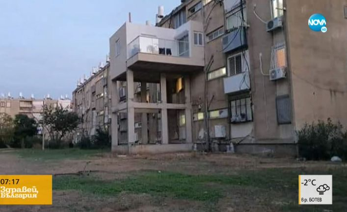  БГ гений: Благоевградчанин разшири панелка на 3-ия етаж с гарсониера, долепена до балкона СНИМКА