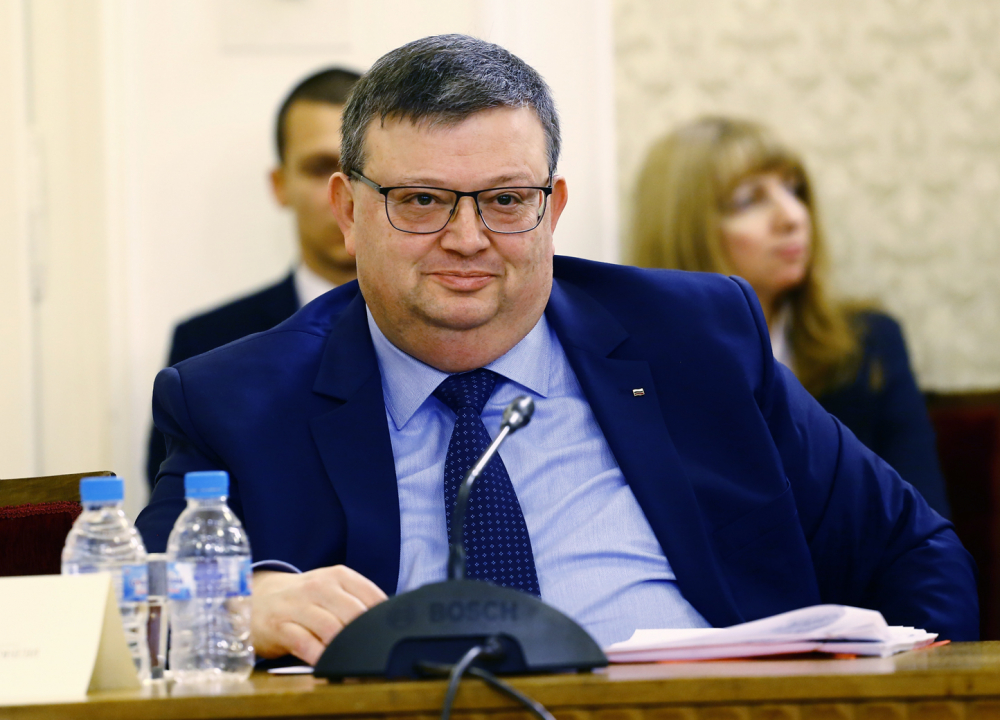 ВСС единодушно гласува оставката на Цацаров 