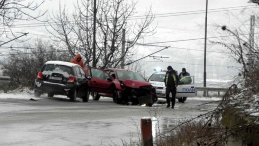 Смъртоносна катастрофа край Ямбол с участието на млада военна служителка