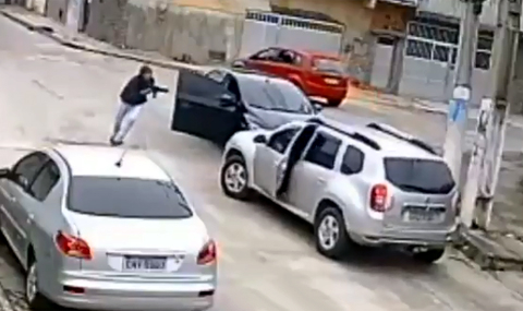 Сгащиха автокрадец заради ръчни скорости ВИДЕО