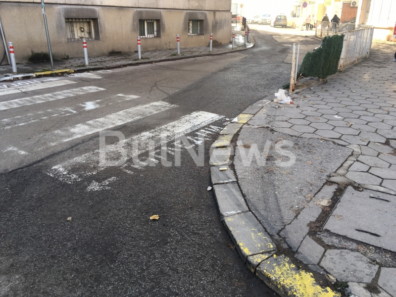 Турски тираджия сътвори нещо невиждано в центъра на Враца, а сащисаните полицаи… СНИМКИ