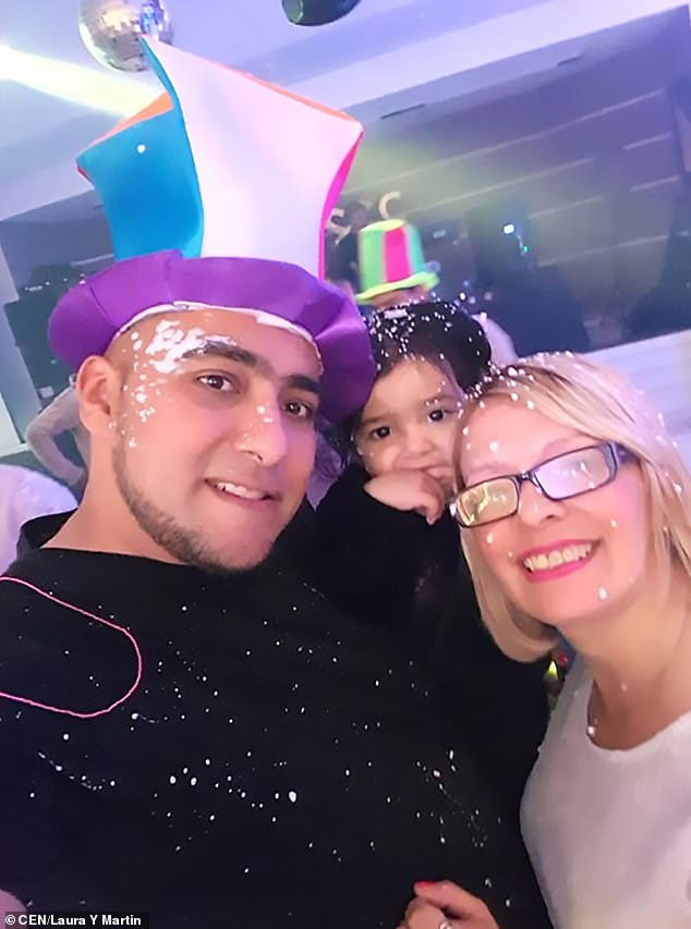 Майка излезе от кома, когато чу гладната си 2-г. дъщеричка да плаче за храна СНИМКИ