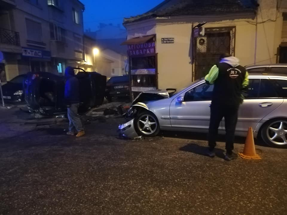 Първо в БЛИЦ! Страшен екшън по тъмна доба във Варна СНИМКИ