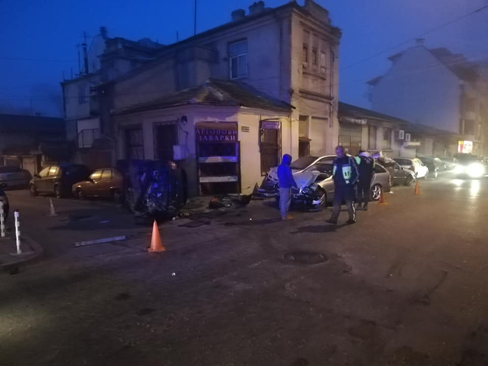 Първо в БЛИЦ! Страшен екшън по тъмна доба във Варна СНИМКИ