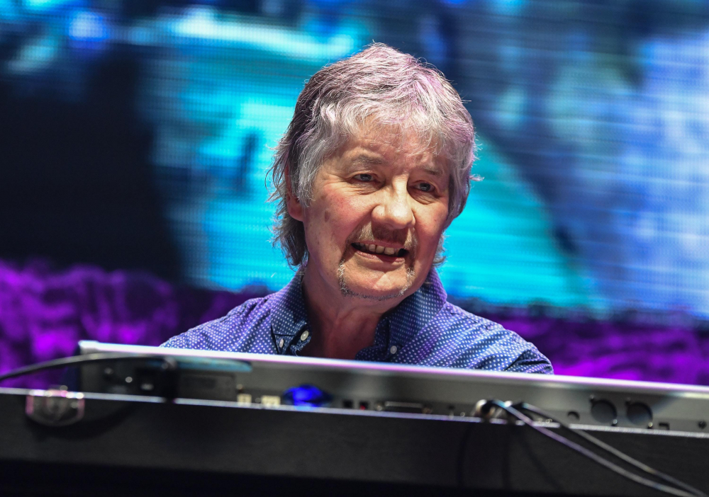 Deep Purple изсвириха „Тихо се сипе първият сняг“ в София ВИДЕО