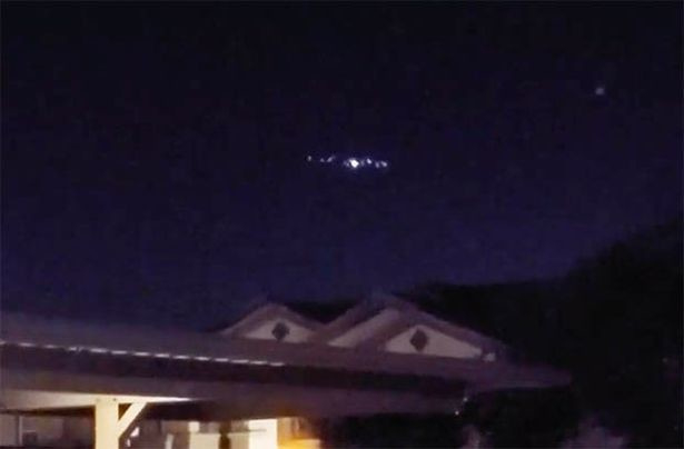 Очевидец засне плашещ обект над жилищни сгради ВИДЕО