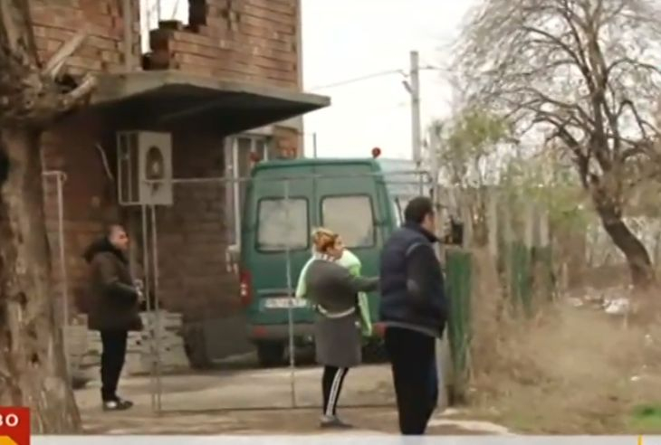 Напрежение: Полиция и багери нахлуха в пловдивската „Арман махала” 