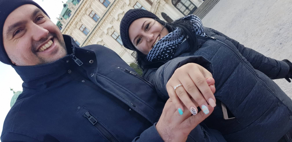 Пожарникар от България направи нещо невероятно в Двореца Белведере във Виена СНИМКИ