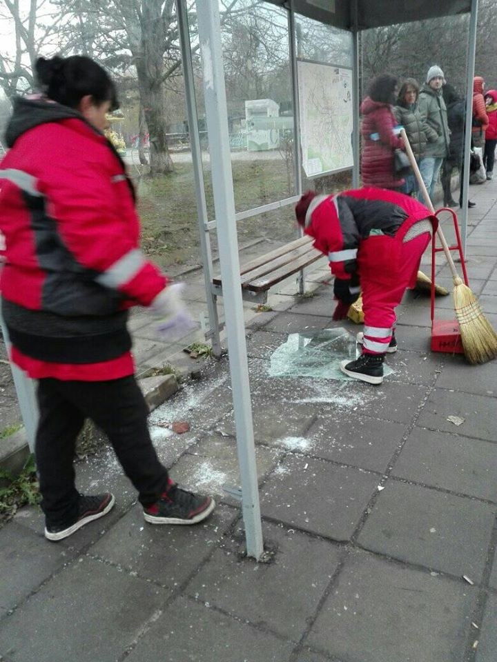 Вандали си навлякоха гнева на софиянци със среднощните си безчинства СНИМКИ