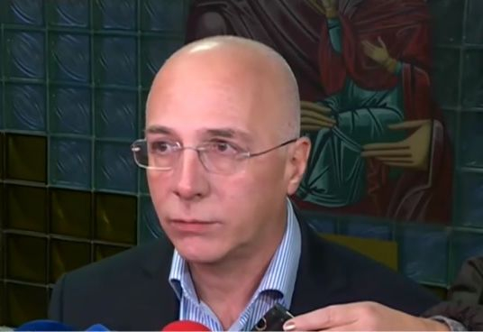  От МБАЛ "Света Анна" официално: Две деца са ударени от колата на НСО, едното е в тежко състояние 