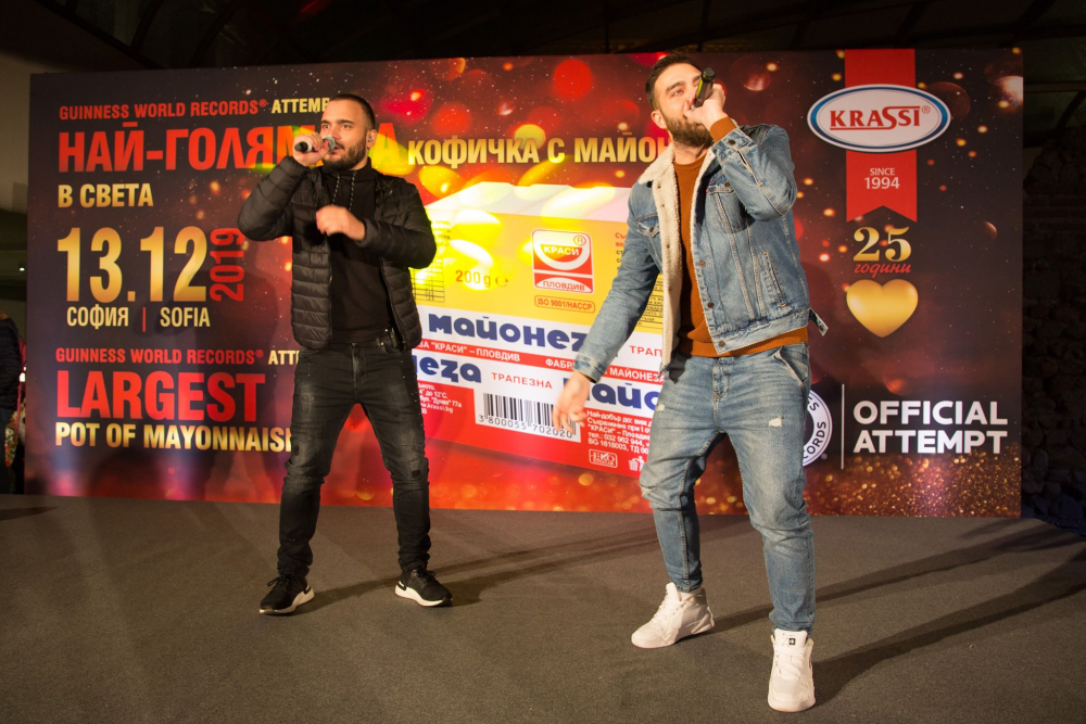 Рекордът за „Най-голяма кофичка с майонеза в света” е български ВИДЕО