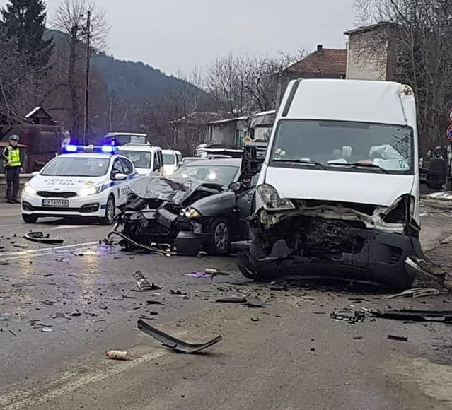 Две млади жени умряха при адска касапница в Пазарджишко 