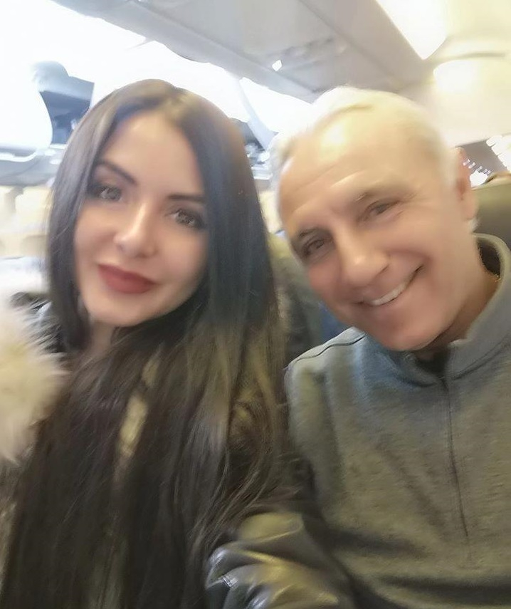 Родна миска приклещи Стоичков в самолета и... СНИМКА 