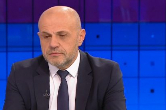 Нагли измамници използват името на министър Томислав Дончев, за да... 