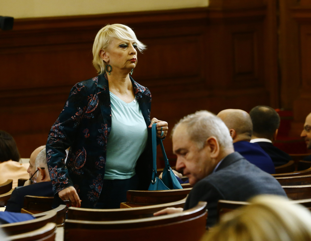 Самоуби се братът на Нона Йотова