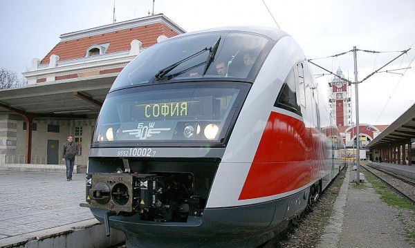 БДЖ осигурява над 28 000 допълнителни места във влаковете  за Коледа и Нова година