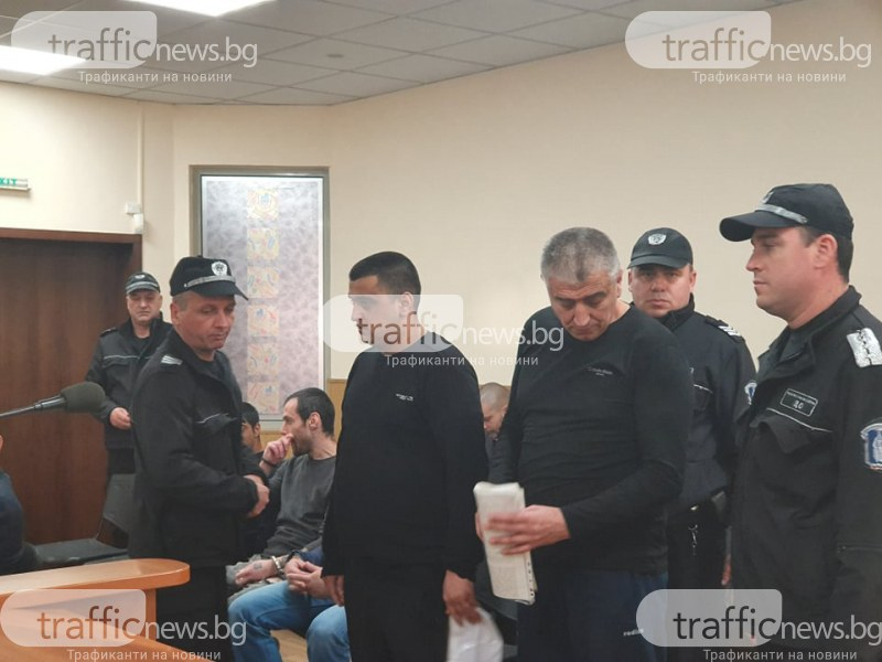 Марин, който с баща си уби столичен бизнесмен, смрази съда с признания за зверството  