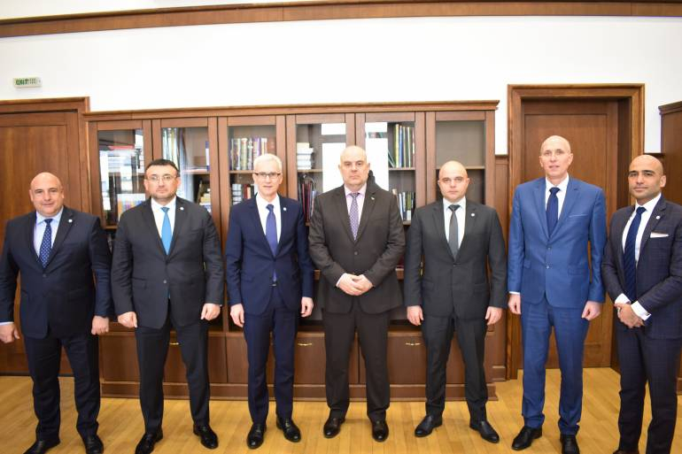 Гешев с първа важна среща на новия пост 