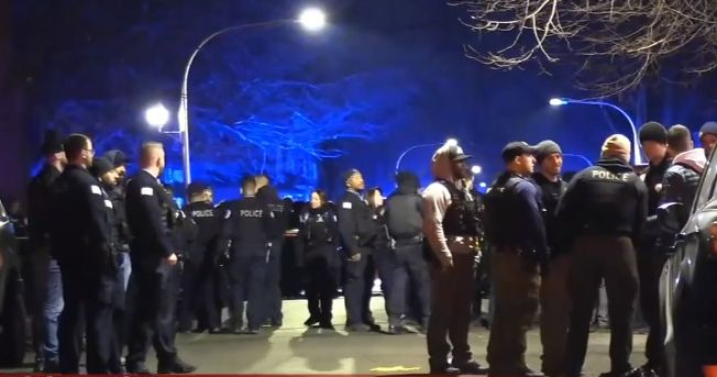Помен за разстрелян гангстер в Чикаго се превърна в кървава баня ВИДЕО