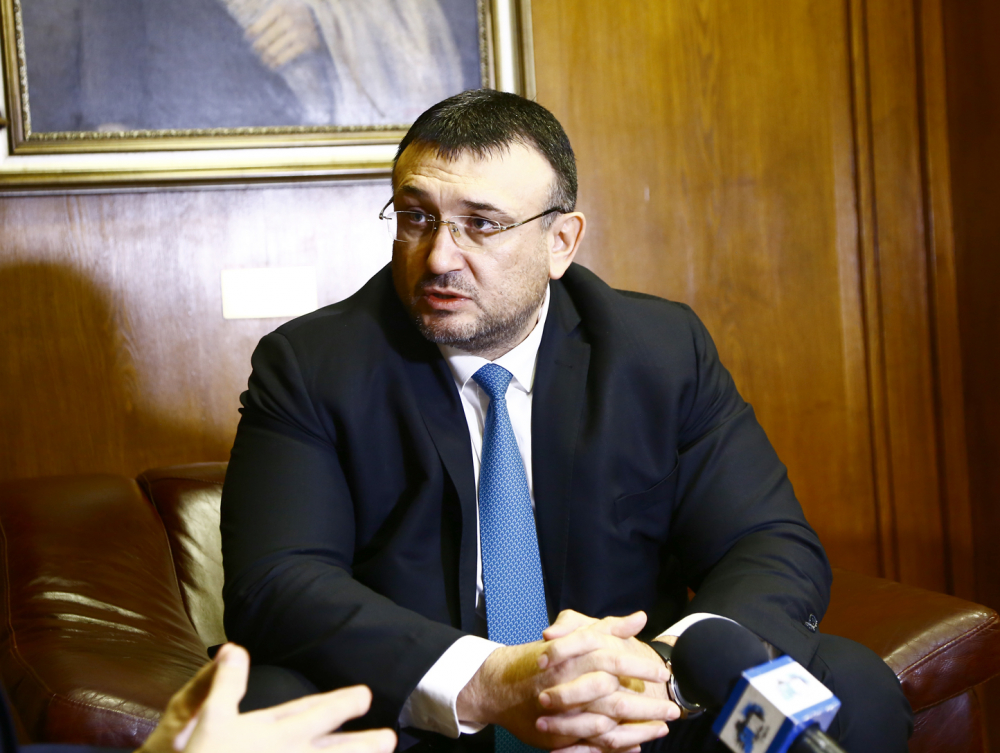 Министър Маринов с извънредни подробности за последните обири в страната