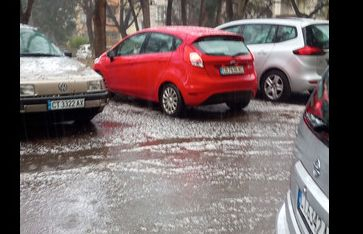 Чудо невиждано удари Стара Загора посред топлата зима ВИДЕО