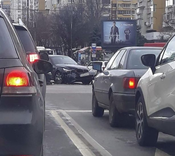 Извънредна ситуация с БМВ на натоварен столичен булевард СНИМКА 