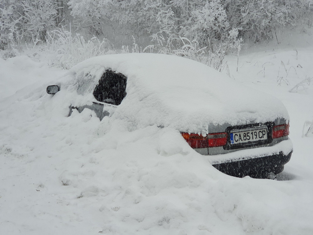 Meteo Balkans: Циклон връхлита България - иде люта зима с преспи