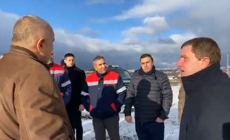 Борисов отиде да решава кризата в Перник, а се оказа на рожден ден на... ВИДЕО