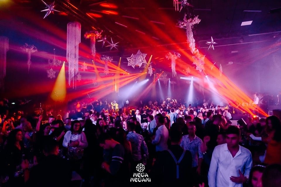 Клиентите на Megami Club – Hotel Marinela посрещнаха 2020 година в две зали 