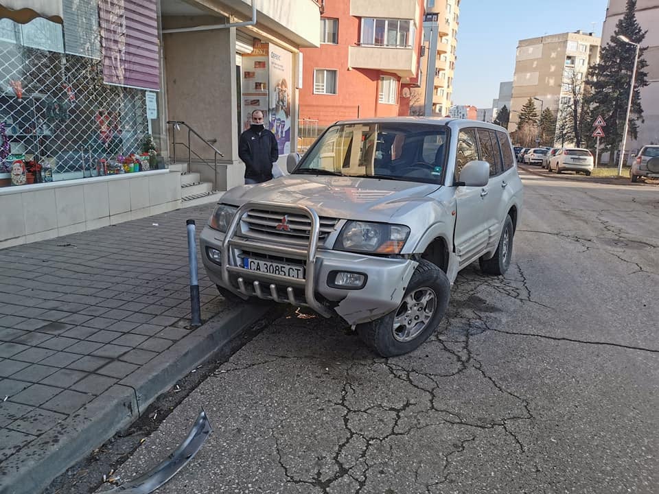 Извънредно в БЛИЦ! Страшно меле в "Люлин" СНИМКИ