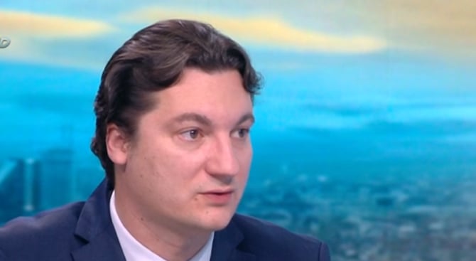 Крум Зарков: Поговорката вода гази, жаден ходи е правителствена политика