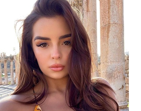 Деми Роуз побърка феновете със СНИМКА 18+ на "прасковката" си 