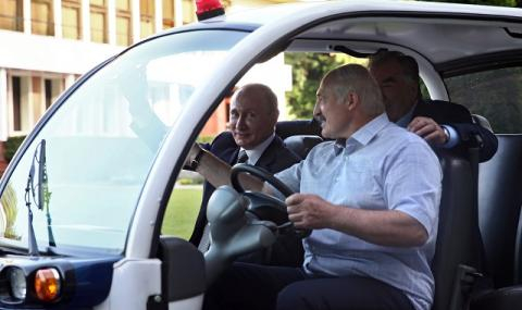 Мегасделка! Руският нефт потича към...